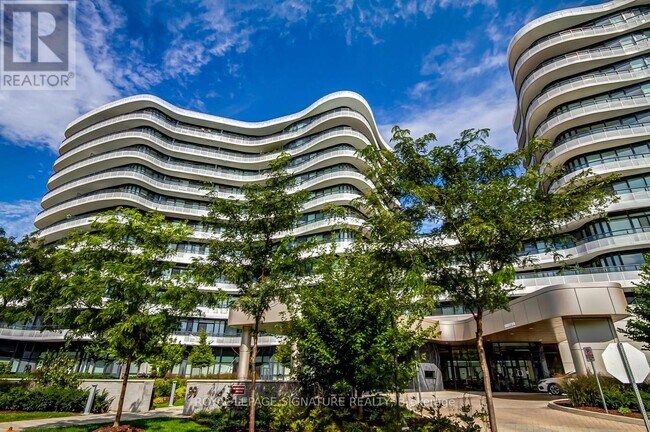 Building Photo - 99-499 The Donway W