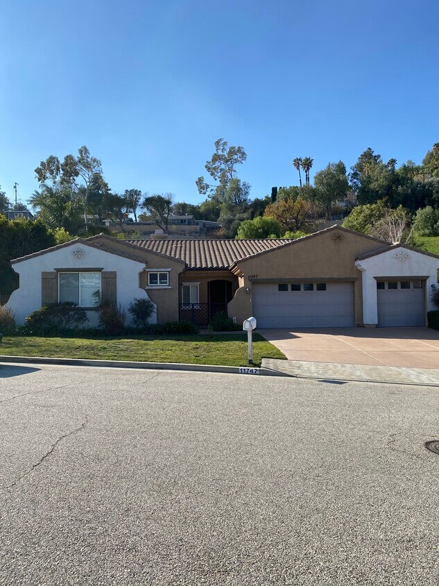 Primary Photo - 11747 Lois Ct