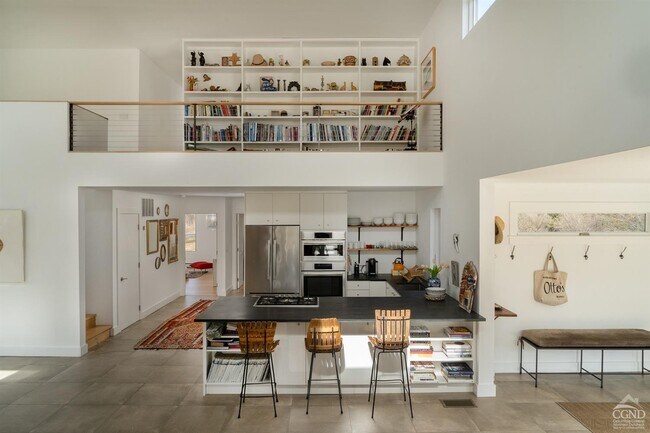 Building Photo - 95 Best Ln