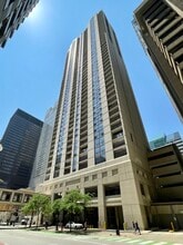 Building Photo - 200 N Dearborn St