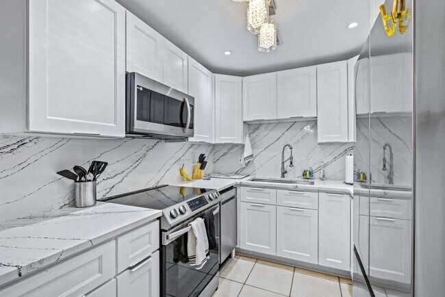 Foto del edificio - Fully Furnished 2Bedroom in Coronado Cove