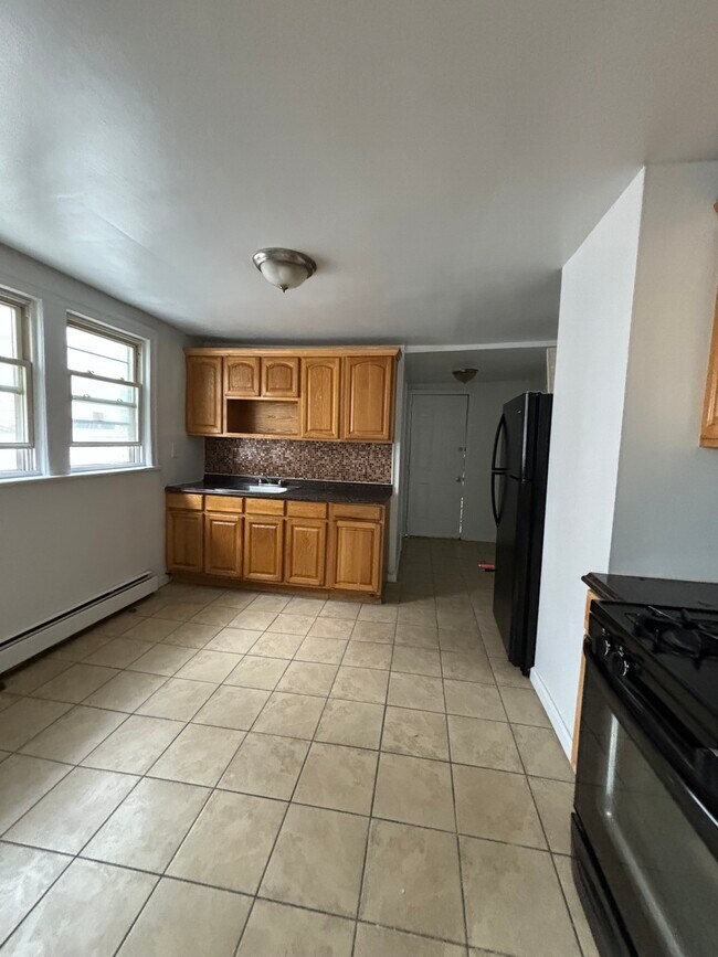 Building Photo - 228 1st St