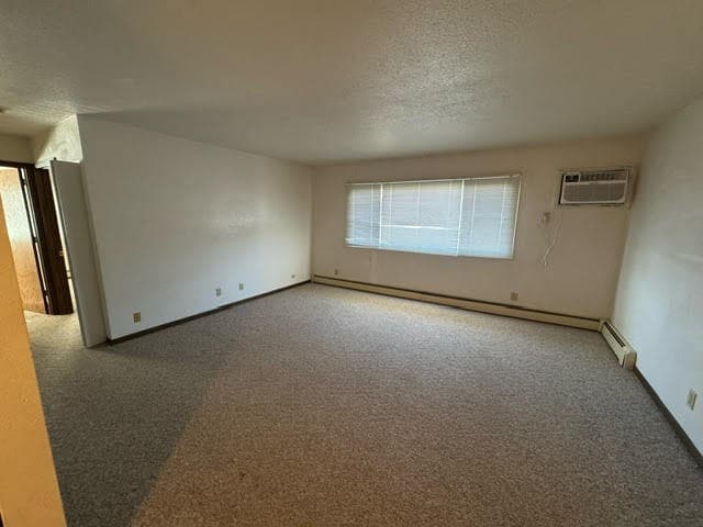 Building Photo - Elk Point 1