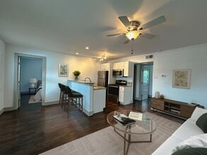 Building Photo - 4633 Fairmount St