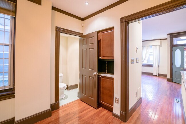 Foto del edificio - Charming Three Bed Point Breeze Townhome