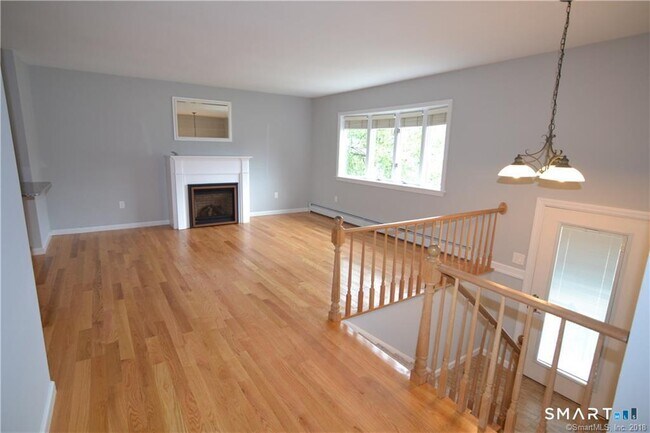 Foto del edificio - 60 Central Blvd