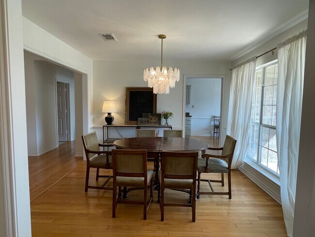 Foto del edificio - 3935 Misty Ln