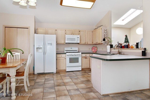 Building Photo - 1415 Comanche Dr
