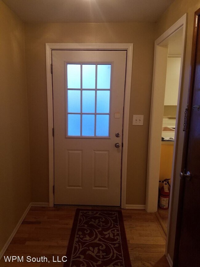 Foto del edificio - 3 br, 1 bath House - 14642 7th Ave SW- Upper