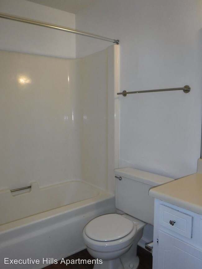 Foto del edificio - 1506 Barrington Rd NW