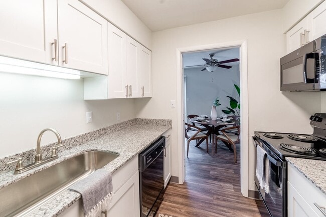 Building Photo - Governor Square