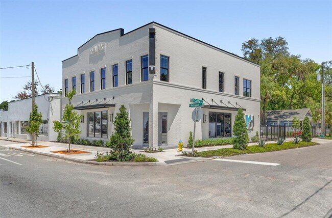 Building Photo - 902 E Curtis St