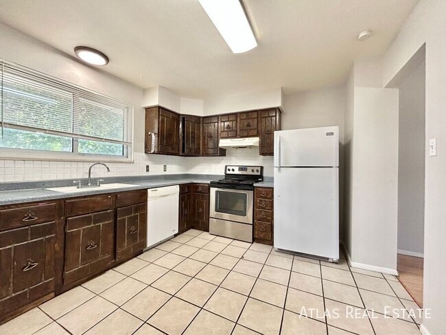 Building Photo - 12494 Edwards Pl