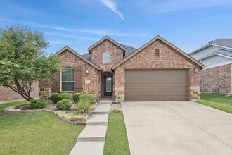 Building Photo - 1733 Lark Ln
