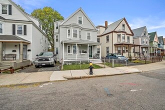 Building Photo - 10 Tolman St