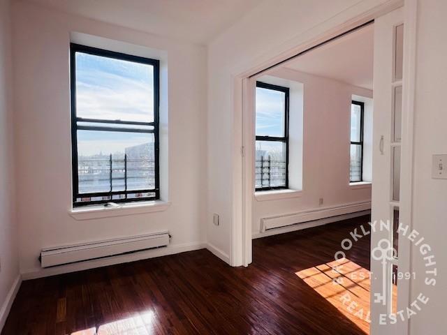 Foto del edificio - 3 bedroom in BROOKLYN NY 11221