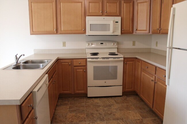 Foto del edificio - 12 W High St