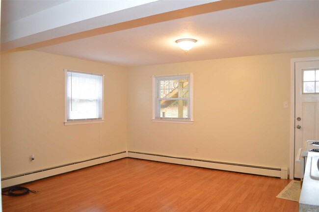 Building Photo - 5 Rosemont Ave