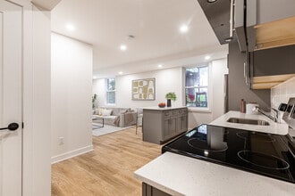 Building Photo - 4610 Av Linton