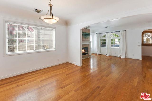 Foto del edificio - 8752 Dorrington Ave