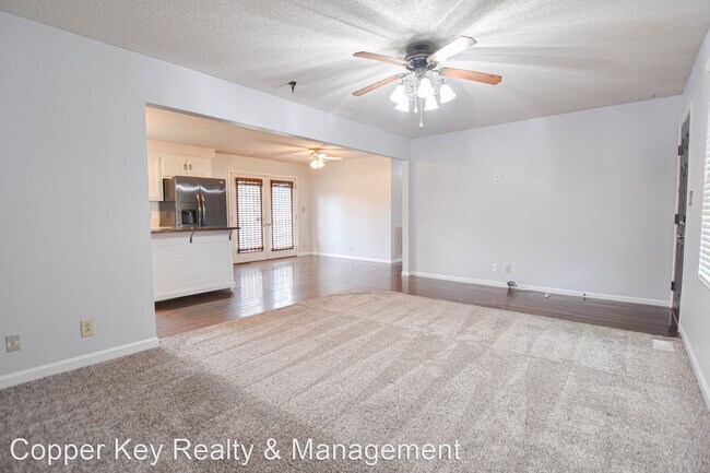 Building Photo - 3 br, 1.5 bath House - 1052 Tolliver Way