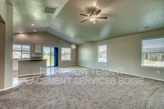 Foto del edificio - 8148 S Red Shine Ave
