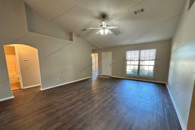 Foto del edificio - 1475 E Gate Dr