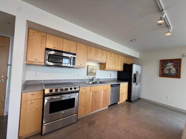 Building Photo - $2,800 | 1 Bedroom, 2 Bathroom Luxury Cond...