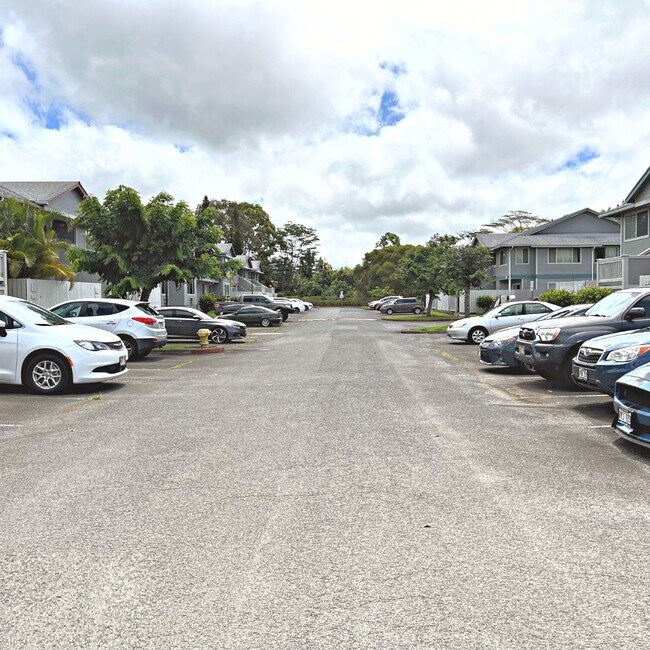 Parking - 95-1191 Makaikai St