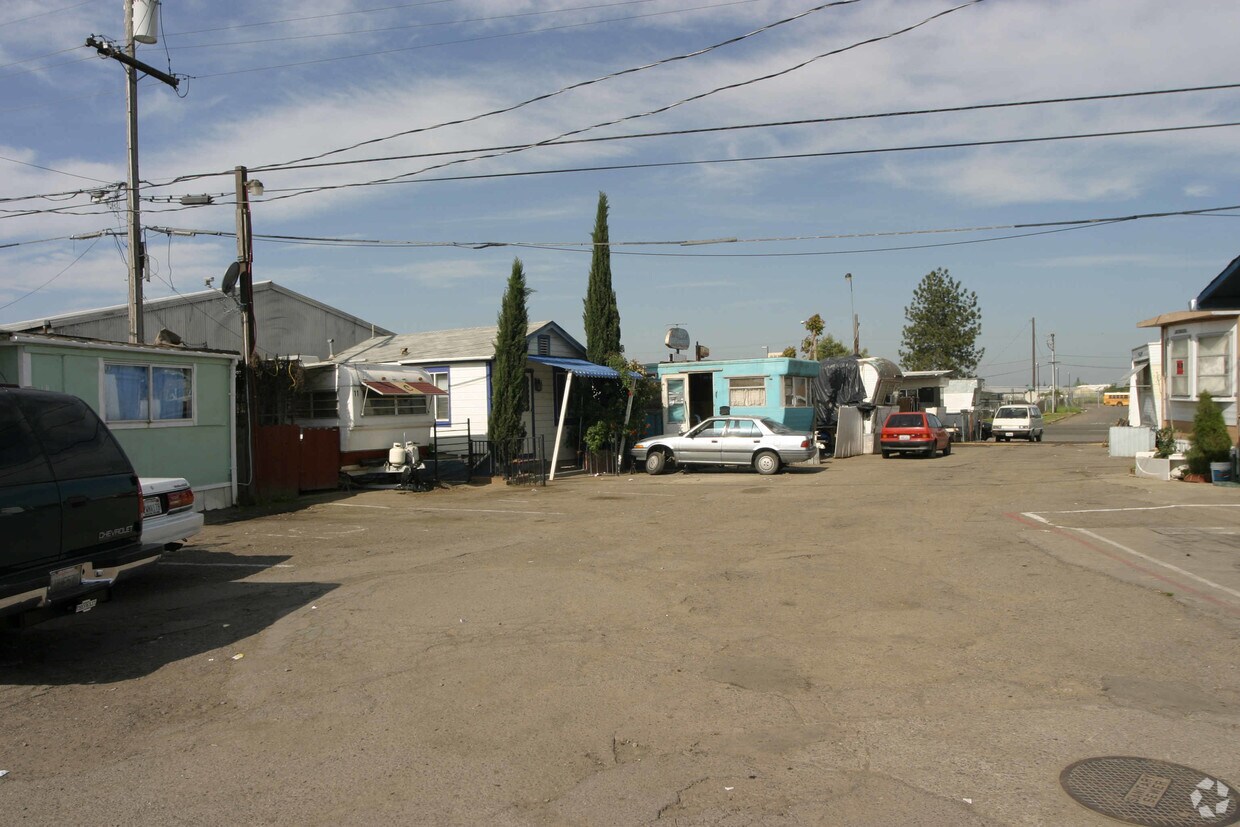 Primary Photo - 2617 Sanguinetti Ln