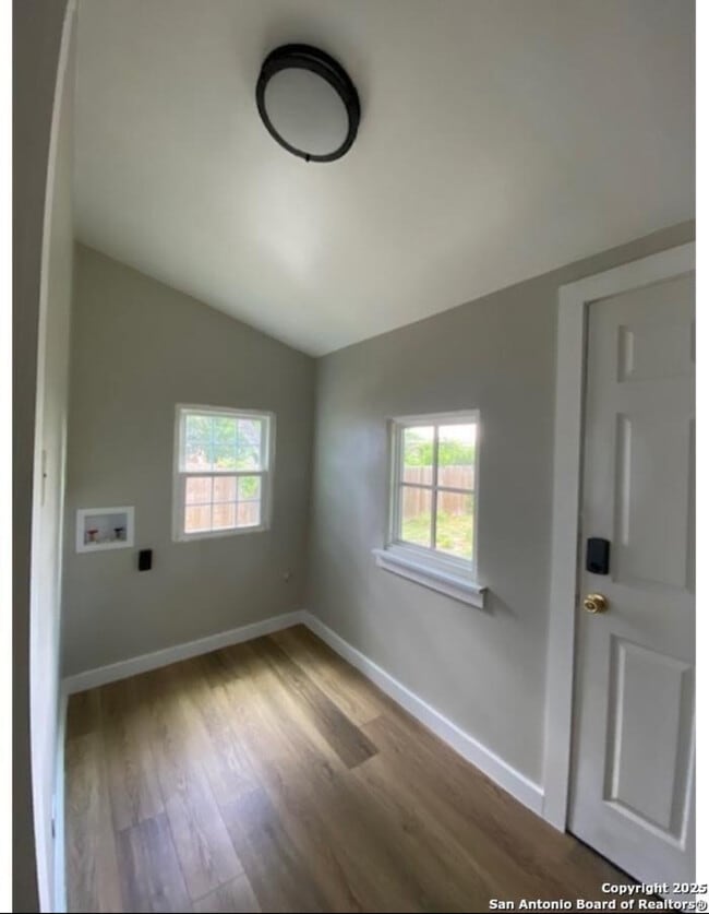 Building Photo - 143 E Baylor