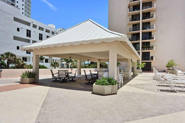 Foto del edificio - 4200 N Ocean Dr