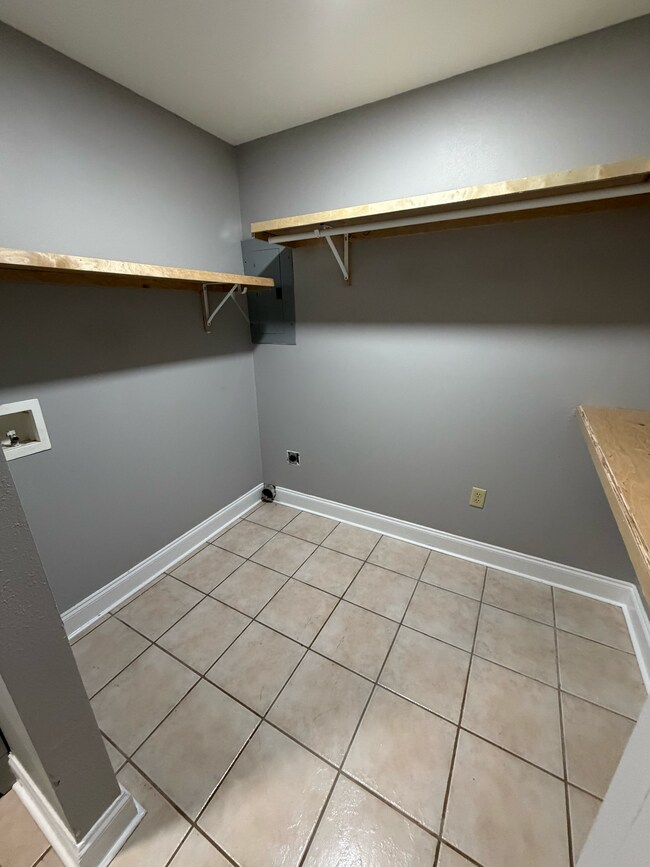 Foto del edificio - Crystal Lake Apartments