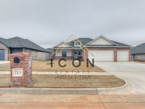 Building Photo - 713 Cottontail Way