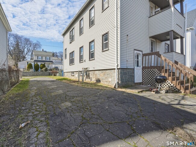 Foto del edificio - 250 Summerfield Ave