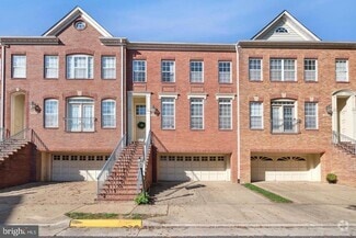 Building Photo - 2804 St Croix Dr