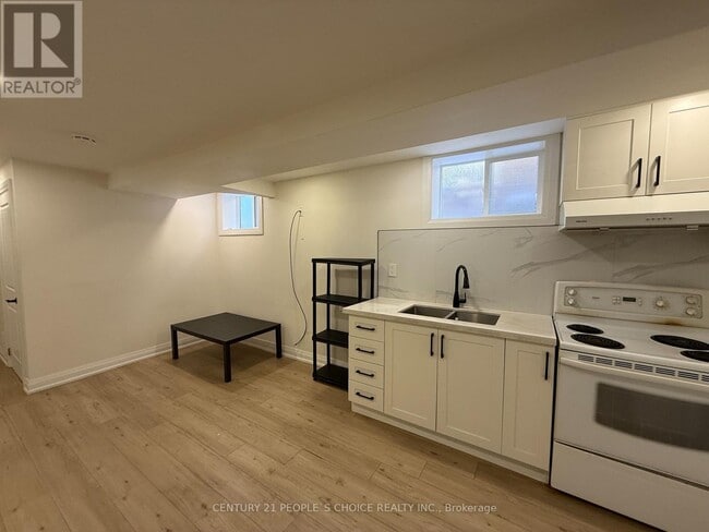 Building Photo - 61 Jeffcoat Dr