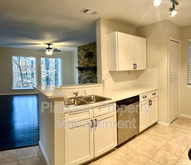 Building Photo - 320 Hawkstone Way