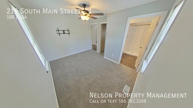 Foto del edificio - 219 S Main St