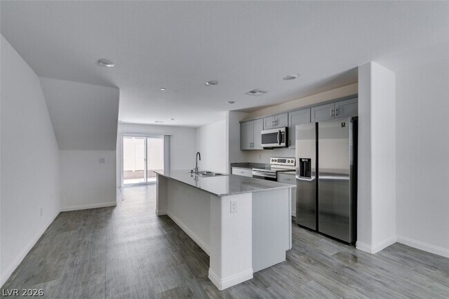 Foto del edificio - 12170 Midnight Pine Rd
