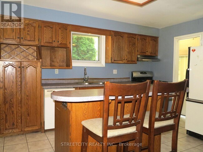 Photo du bâtiment - 383 Castlegrove Close