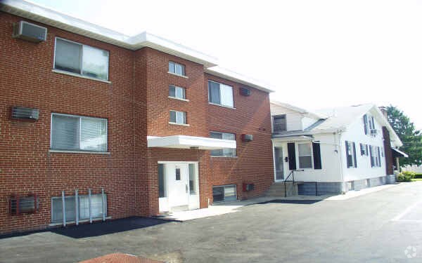 Building Photo - 5409 Carthage Ave