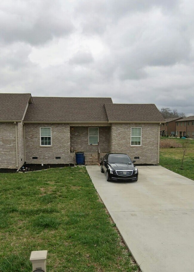 Foto del edificio - 48 Stroud Dr