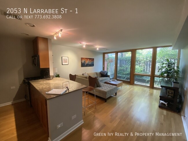 Building Photo - 2053 N Larrabee St #1