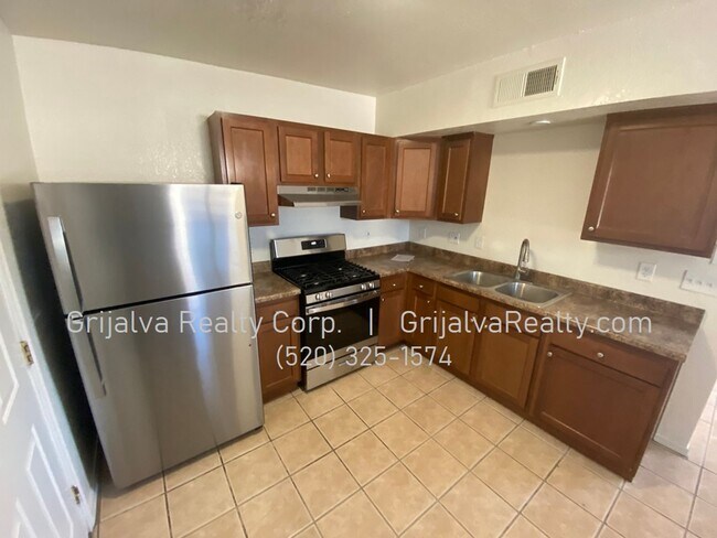 Foto del edificio - 5837 E 24th St