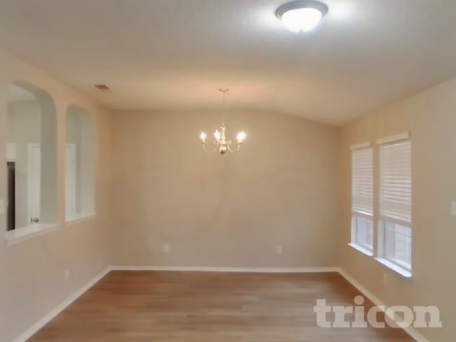 Building Photo - 425 Longshore Dr