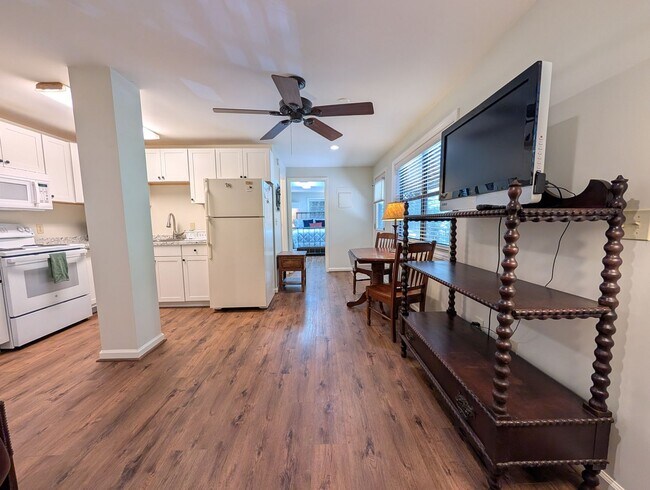 Foto del edificio - Furnished Montreat Basement Apartment! - Utilities Included