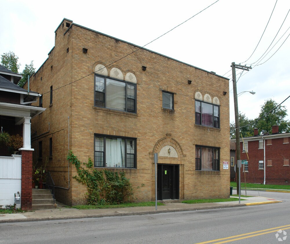 Primary Photo - 500 Elizabeth St
