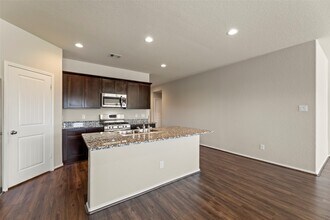 Building Photo - 1827 Brady Shores Dr