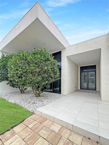 Foto del edificio - 16640 Sunset Way